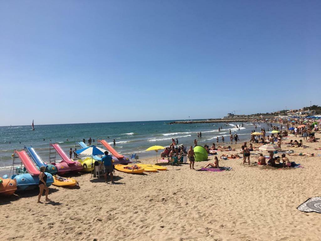Sunny Flat In Sitges 30 Seconds To Beach, Balcony & Sea Views! Екстериор снимка